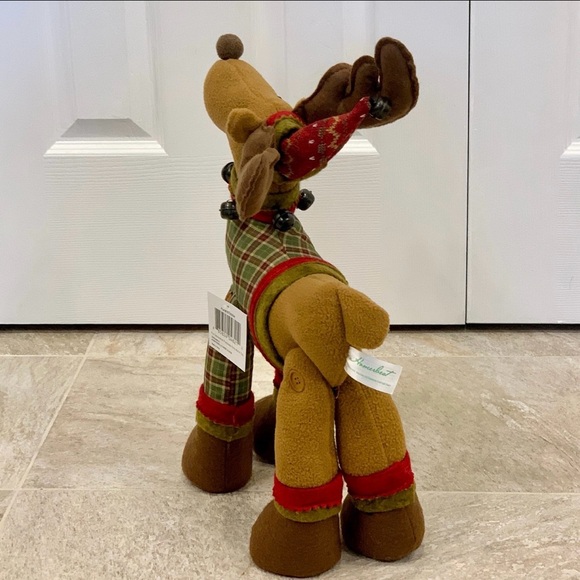 NEW Plaid Reindeer Holiday Door Greeter Porch Decor - Picture 4 of 9